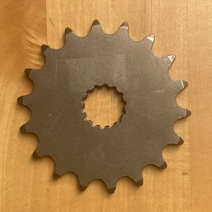 938AA-18199R SPROCKET, FRONT YAMAHA TZ125 (18T)